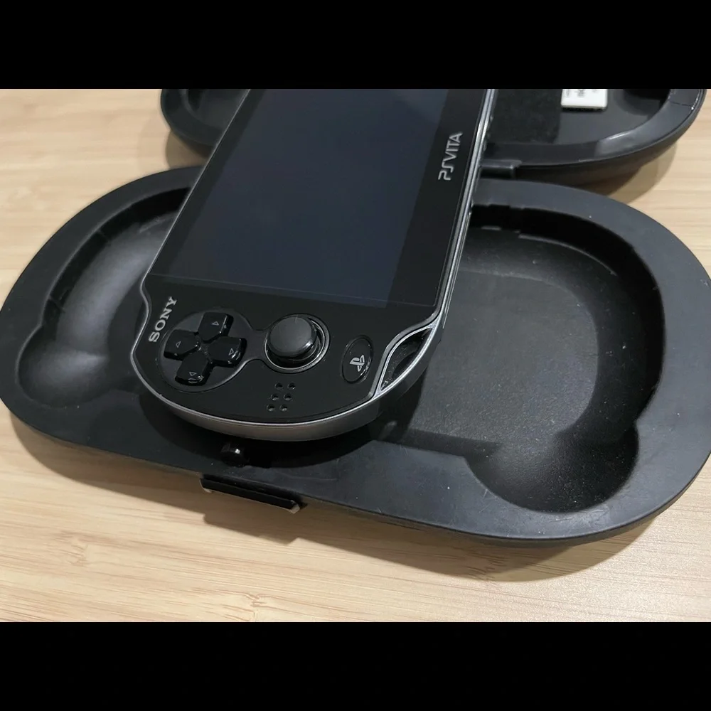 Sony play station vita  pch-1101 black color